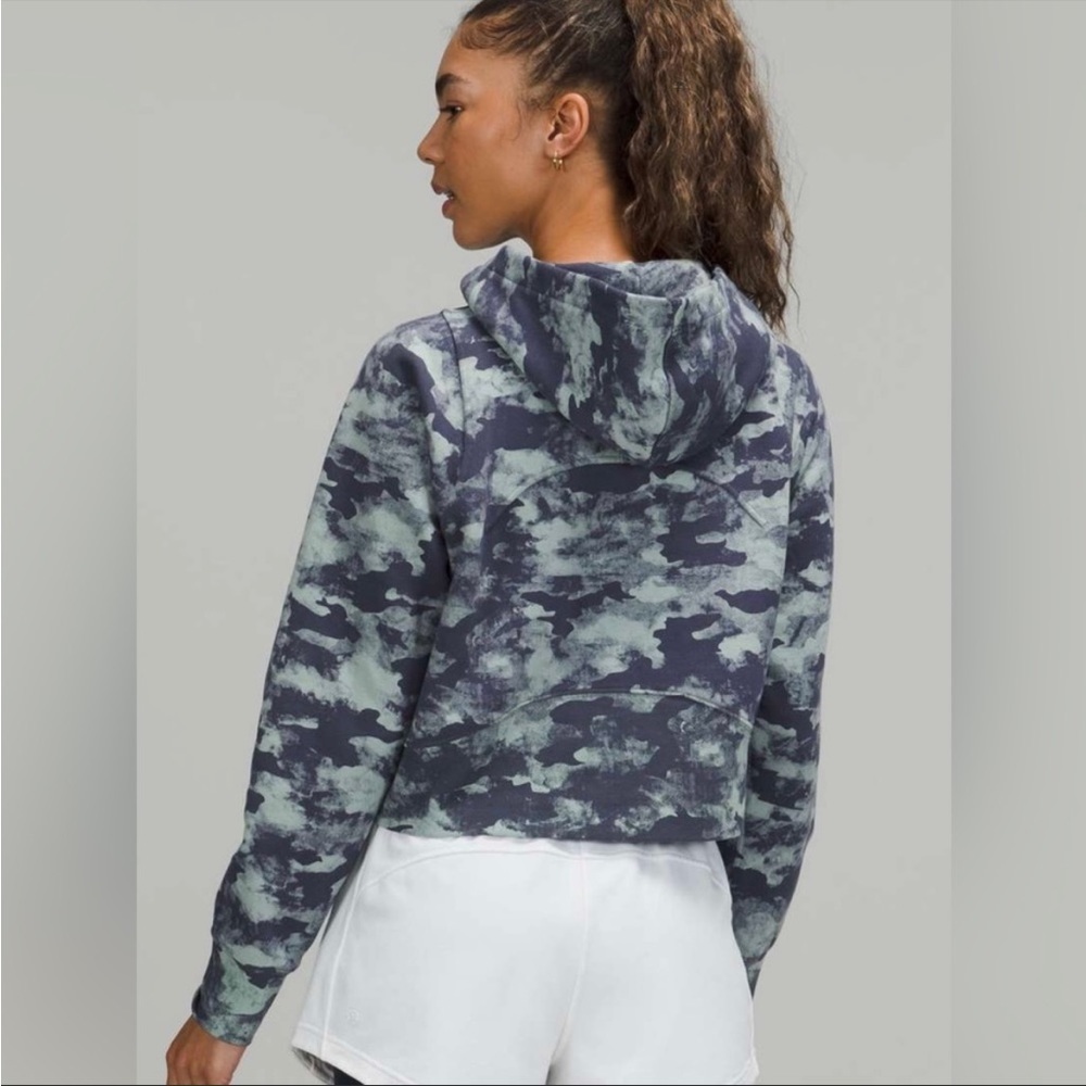 Lululemon Loungeful Cropped Hoodie Camo Size 6 NWT